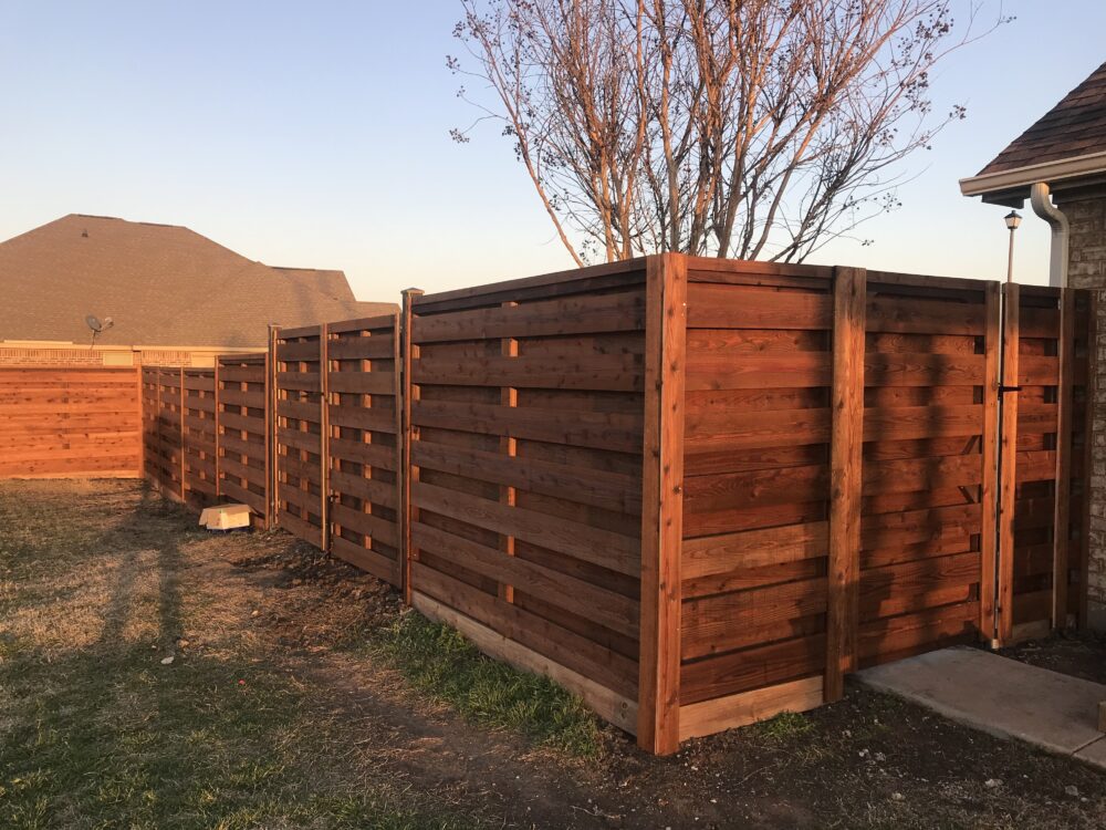 horizontal slat fence installation